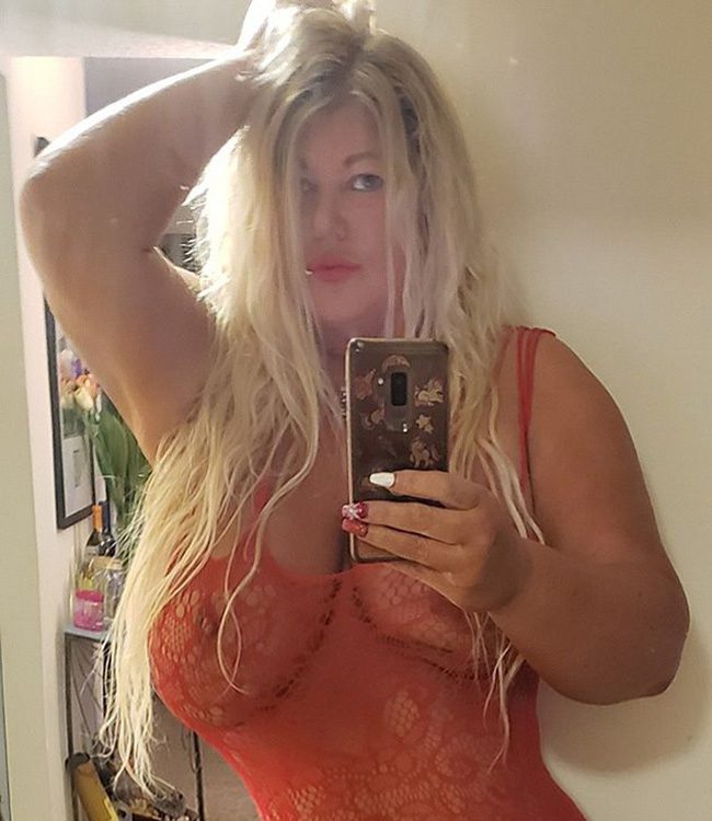 Candy Curves, Knoxville escort