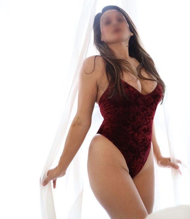 Ginger of MN, a sexy Latina escort in Minneapolis